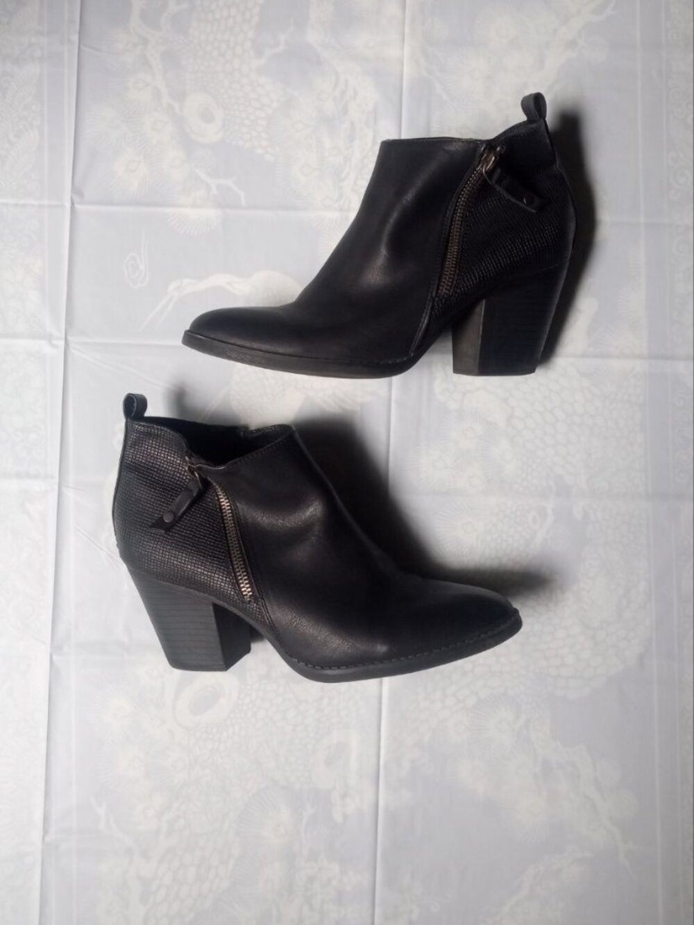 Universal Thread Black Faux Leather Boots Women's 8.5